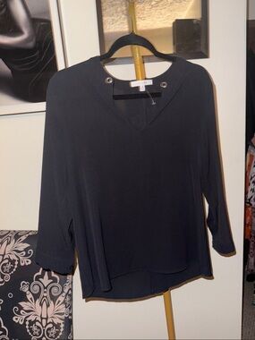 Active USA Black V-Neck Grommet Detail Long Sleeve Top